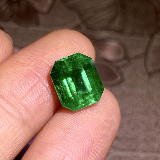 3.83ct 祖母绿裸石 商品图1