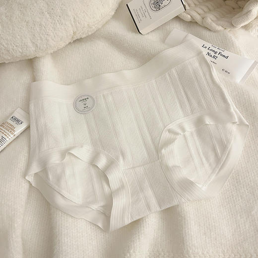 【7A婴儿棉内裤】女生纯棉无痕全棉底裆少女中腰软糯亲肤女士三角裤头，触感亲肤软糯、上身舒适透气。ry 商品图5