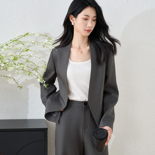 剩S/M/L/XL 米思阳2026春季新款盐系轻熟高级灰职业西装V领气质正装外套2979 商品图1