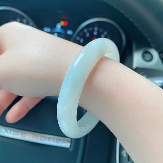 【天然冰糯种飘花阳绿玉镯子】翡翠手镯天然冰种手镯，温润通透更显灵动，古风中国风送闺蜜情人节礼物白月光玉手镯QQ新年礼盒年货礼盒 商品图0