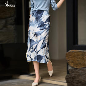 米思阳2026夏季新款轻奢油画风印花半身裙缎面垂顺气质裙子女3821