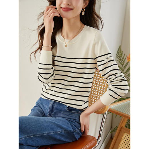 【专属特价】熙世界法式条纹针织衫长袖毛衣2025秋装新款宽松慵懒圆领打底衫 商品图1