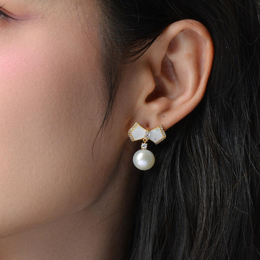 Manreya玛芮雅夏蝶珍珠贝母耳钉气质简约百搭珍珠耳钉 商品图3