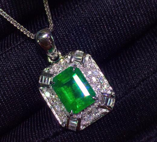 2.27ct 祖母绿吊坠 商品图0