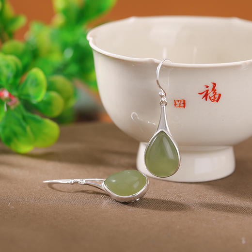 【娴静烟波】S925银和田玉晴水玉卷草纹复古水滴形耳饰【CW-EG02025】 商品图1