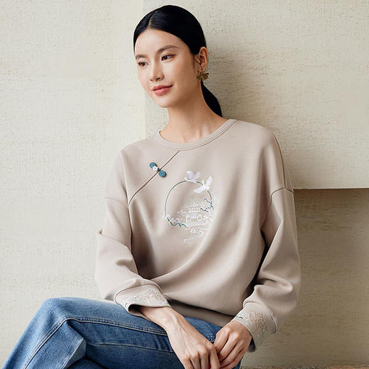 玳莎新中式绣花卫衣2024秋款斜襟设计感落肩袖宽松圆领上衣女  EC32302 商品图0