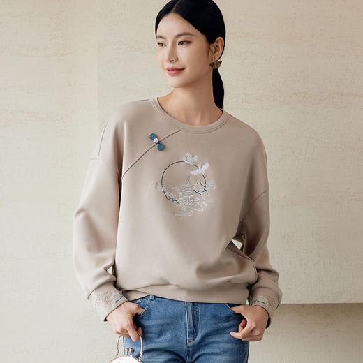 玳莎新中式绣花卫衣2024秋款斜襟设计感落肩袖宽松圆领上衣女  EC32302 商品图1