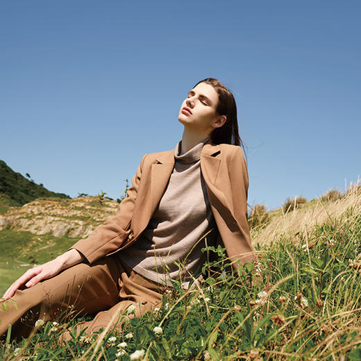 【双排扣小西装外套】24年早秋新款女士时尚通勤V领西装外套 商品图6