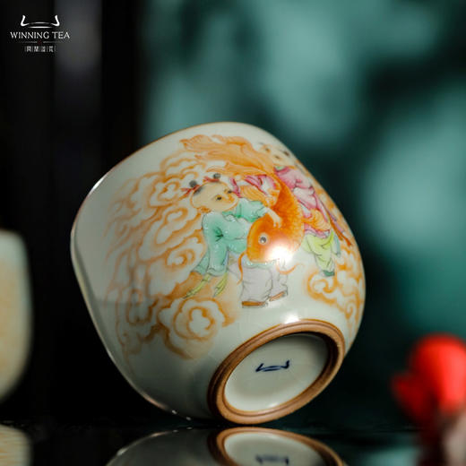 问鼎汝瓷鼎峰系列天青金钟杯（童子戏锦鲤） 商品图1