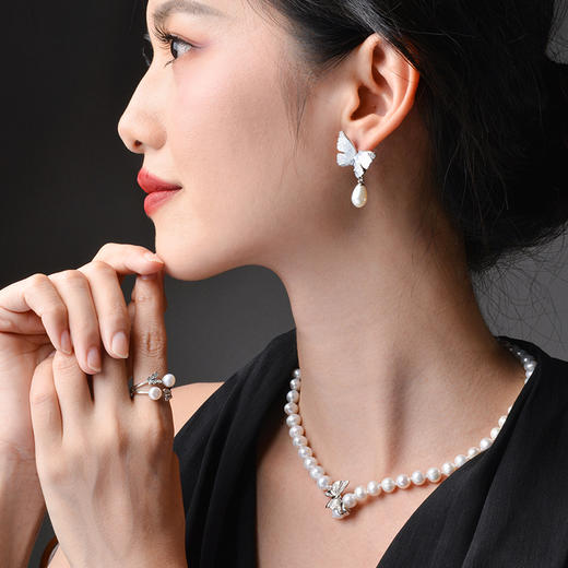 Manreya玛芮雅温柔蝶语法式蝴蝶珍珠项链锁骨链个性时尚饰品 商品图6