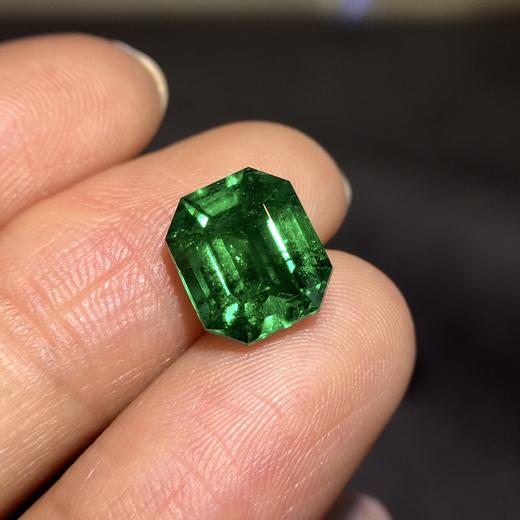 3.28ct 祖母绿裸石 商品图1