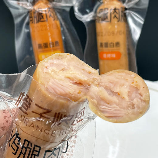 散称500g29.9元！橙子快跑鸡腿肉肠（奥尔良味/烧烤味） 低脂轻食健身代餐鸡胸肉零食 商品图1