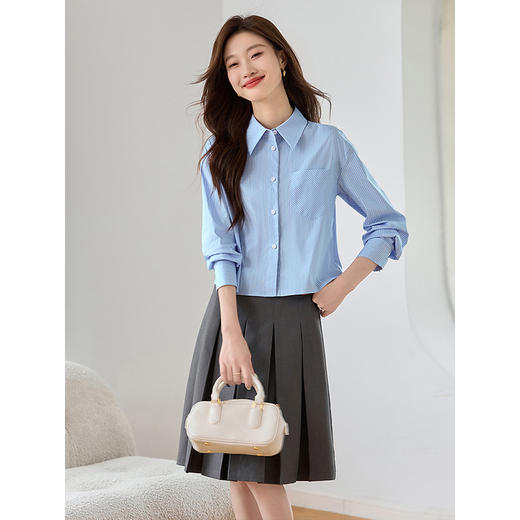 【专属特价】熙世界法式时尚蓝白条纹衬衫秋2025新款小个子宽松洋气别致上衣 商品图1