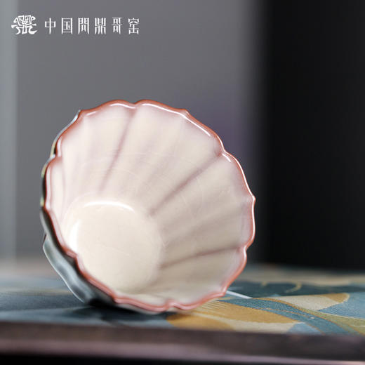 问鼎哥窑碎玉瓜棱杯（憨态可掬） 商品图1