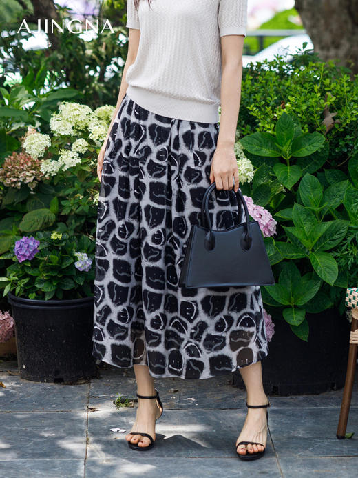 【商场同款】阿菁娜2024夏季新款通勤褶裥花型半裙A30X113032 商品图2