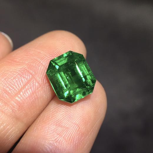 3.28ct 祖母绿裸石 商品图0