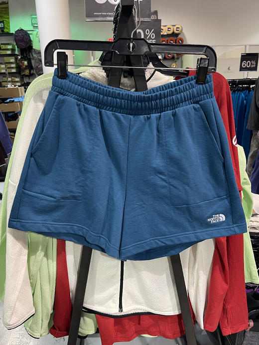 THE NORTH FACE/北面 女士刺绣款松紧腰纯色透气运动卫裤短裤 商品图1