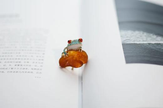 夏日蛙趣｜红荷蓝蛙胸针、挂坠两用款 商品图0