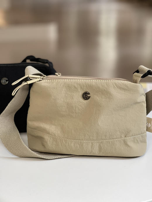 ⏰外贸毁约❗出口转内销❗原价39美金💢 现在39.9清仓❗闷声捡大漏❗【防泼水时尚女士休闲斜挎包】 商品图5