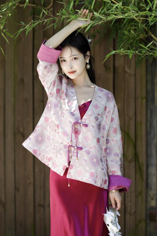 逸红颜明月优选 #国色天香,中国人自己的高定,41姆米真丝交织宋锦古风国潮上衣「真国色」 商品图1