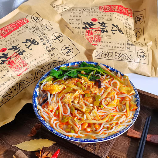 【螺蛳粉爱好者在哪里 终于终于终于找到我们团队一致好评的螺蛳粉啦】人工熬制汤底，酸笋豆角自己泡，腐竹花生自己炸，还原—碗新鲜味道! 商品图3