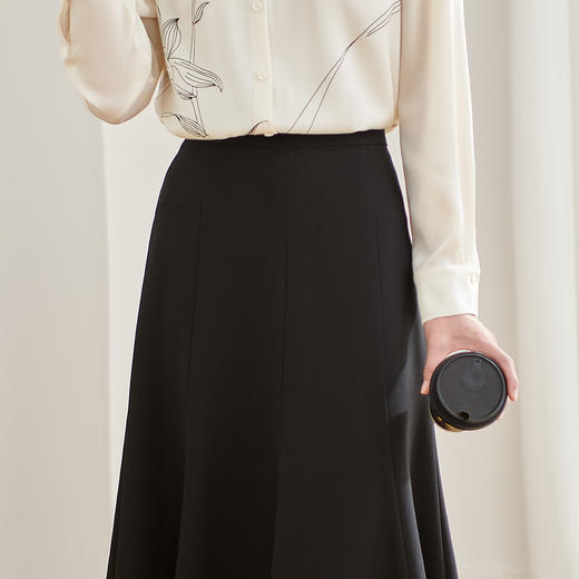 剩S 米思阳2026春季新款设计感黑色半身裙显瘦鱼尾裙a字大裙摆短裙女3168 商品图4