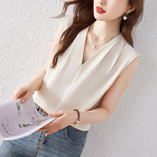 雀说小心机设计层次感衬衫上衣时尚气质V领宽松减龄背心AL7781 商品图1