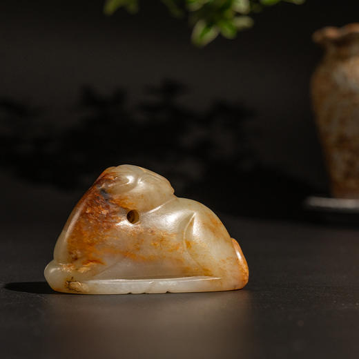 清 玉雕卧马把件 商品图1