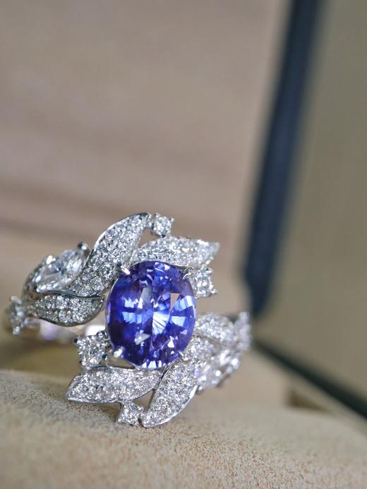 1.56ct 4.03g 蓝宝石戒指 商品图3