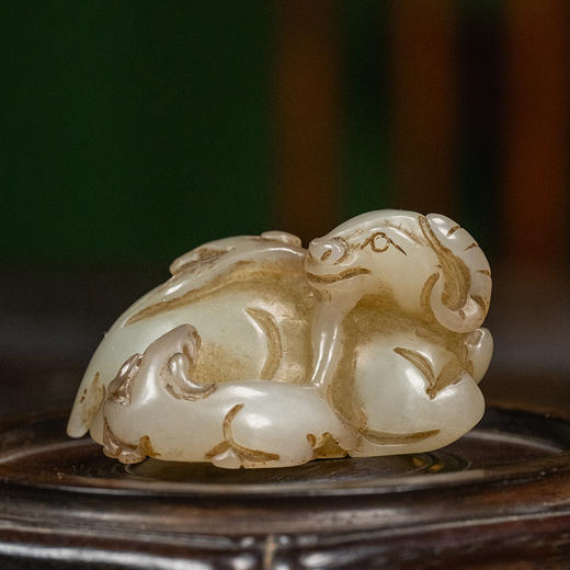 清 玉雕卧羊摆件 商品图1