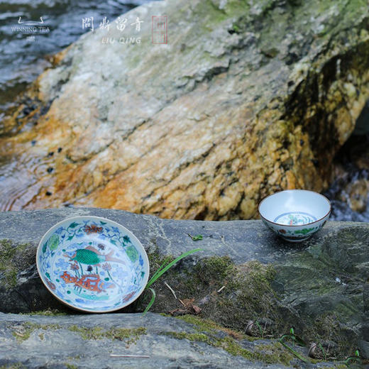 问鼎留青月白精工款圆口杯（柴窑斗彩鱼戏涟漪）月白2.5亿洗（柴窑斗彩仿元荷塘双鱼水藻花卉）（缺货） 商品图0