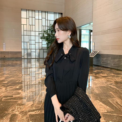 奢姿2024年秋季新款大码女装蝴蝶结绑带裙子胖妹妹温柔百褶连衣裙9943826566 商品图1