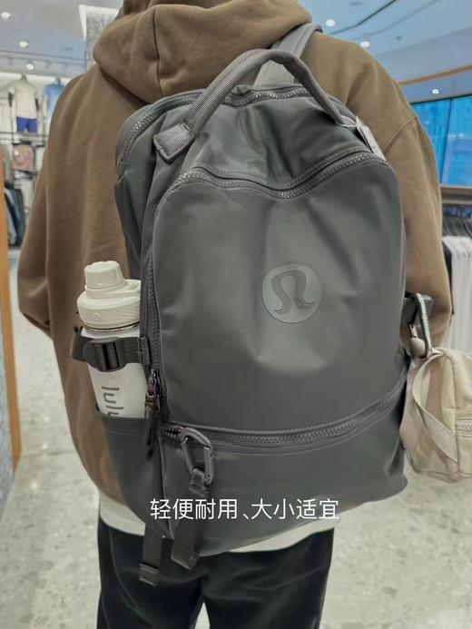 点此购买 露露运动双肩户外旅行休闲背包 qk 293433 商品图3