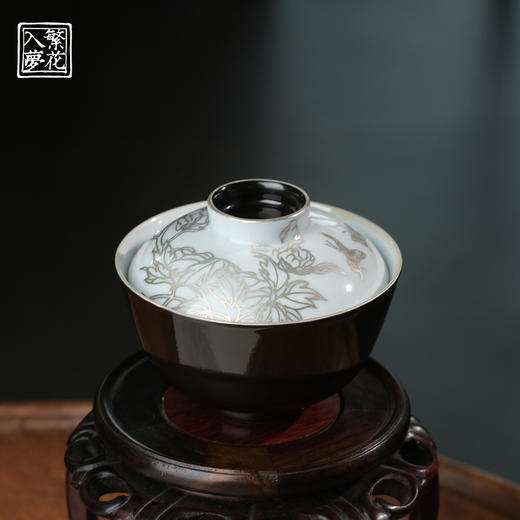 繁花入梦 露湿芳桃二才盖碗     微云霞绮二才盖碗  黑地描银-墨彩金蝶二才盖碗 商品图3