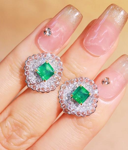 1.19ct 祖母绿耳钉 商品图4