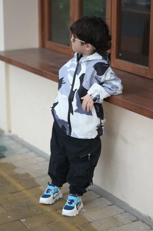 贝叮熊潮童休闲轻薄冲锋衣外套 商品图0