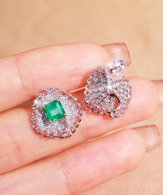 1.19ct 祖母绿耳钉 商品图3