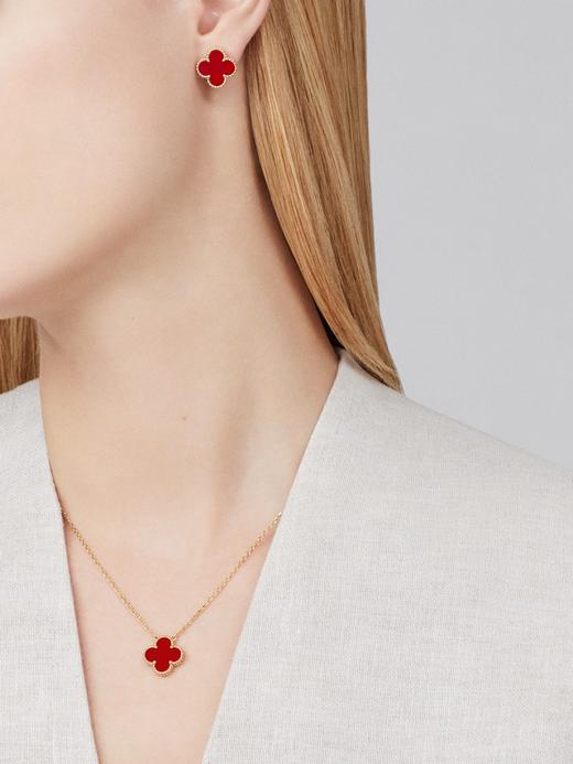 【国内现货预定】Van Cleef & Arpels 梵克雅宝 Vintage Alhambra四叶草系列 18K黄金+红玉髓 女士吊坠 /项链 VCARD38500 商品图1