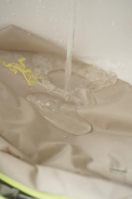 袅家 HELIAD 6L情侣款斜挎包 商品图4