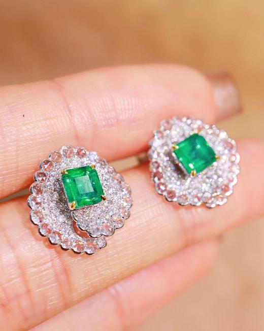 1.19ct 祖母绿耳钉 商品图1