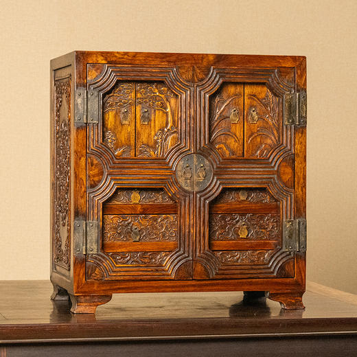 清 红木浮雕松树兰花百宝箱 商品图4