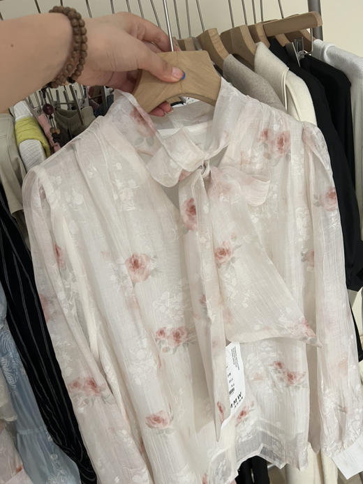 高品花朵蝴蝶结小衫 商品图4