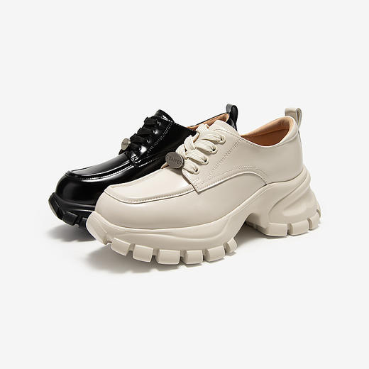 千百度时尚户外运动小皮鞋女款春季百搭厚底舒适增高休闲鞋A24460806 商品图1