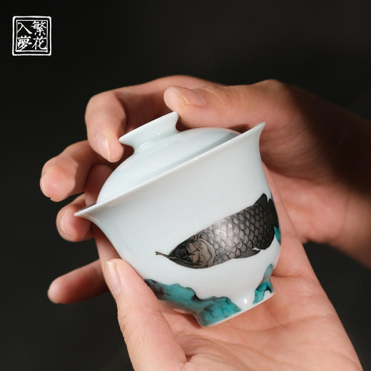 繁花入梦锦样江山二才盖碗    戏潭龙鱼二才盖碗   蝶舞扬春二才盖碗（缺货） 商品图1