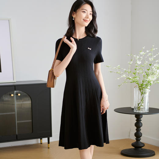 米思阳2025夏季新款知性优雅短袖连衣裙收腰修身圆领A字裙女2915 商品图1
