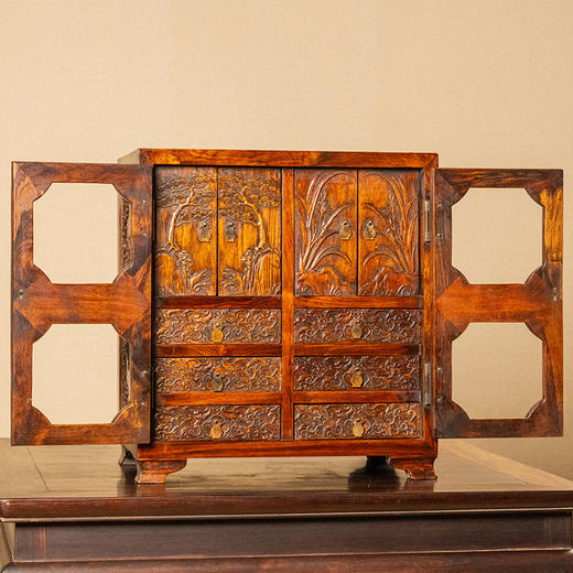 清 红木浮雕松树兰花百宝箱 商品图3