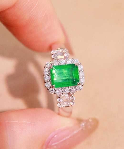 0.85ct 4.24g 祖母绿戒指 商品图4