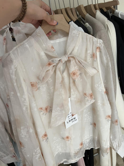 高品花朵蝴蝶结小衫 商品图6