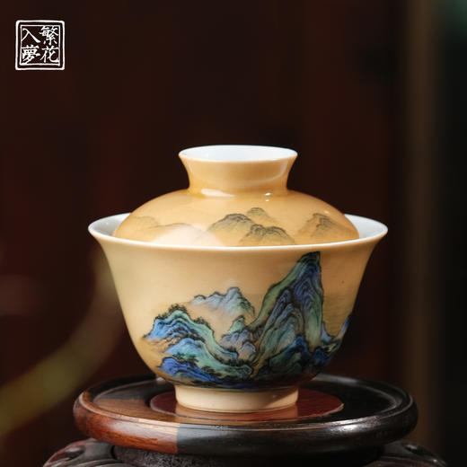 繁花入梦锦样江山二才盖碗    戏潭龙鱼二才盖碗   蝶舞扬春二才盖碗（缺货） 商品图0