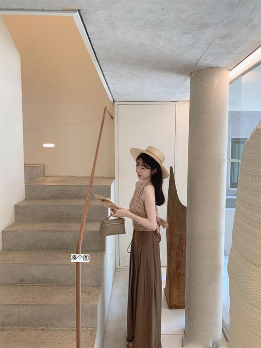 金蘑菇菇pache小桃 兔耳朵挂脖/挂脖露肩上衣女短款精致洋气小衫 商品图3